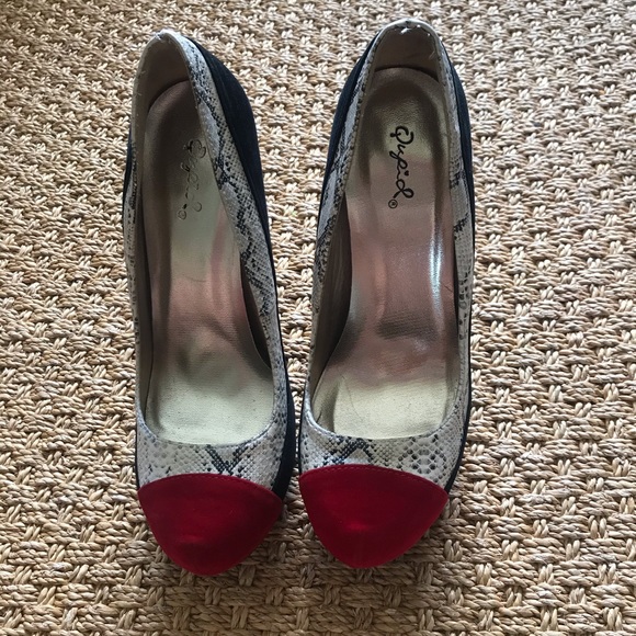 Qupid Platform Heels - Picture 2 of 2